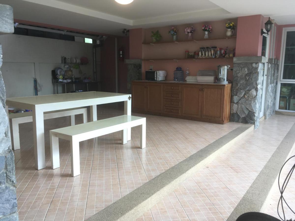 Triple Palms House Hotell Chiang Mai Exteriör bild