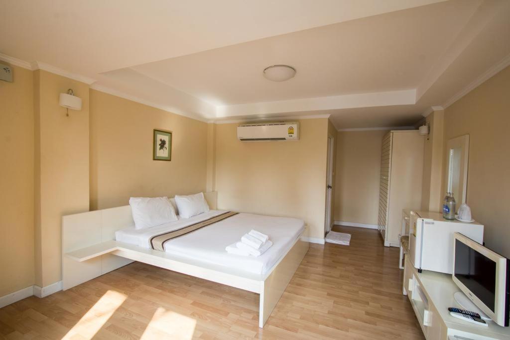 Triple Palms House Hotell Chiang Mai Exteriör bild